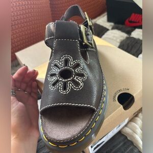 Doc Martens Dunnet Flower Sandals